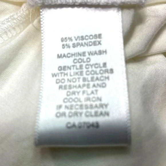 Cable & Gauge Womans  Sleeveless White Top - Picture 8 of 8